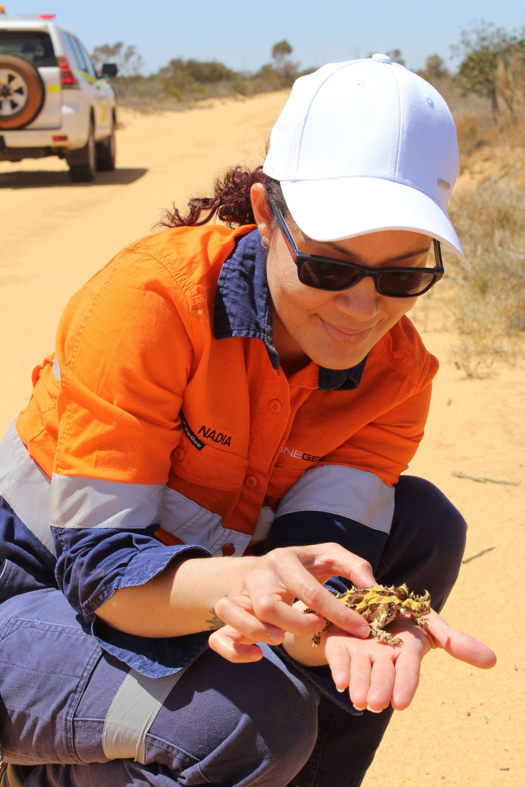 Nadia & Thorny Devil – In the Field Thorny Devil in the great Australian Desert, Vimy Resources. 2020.