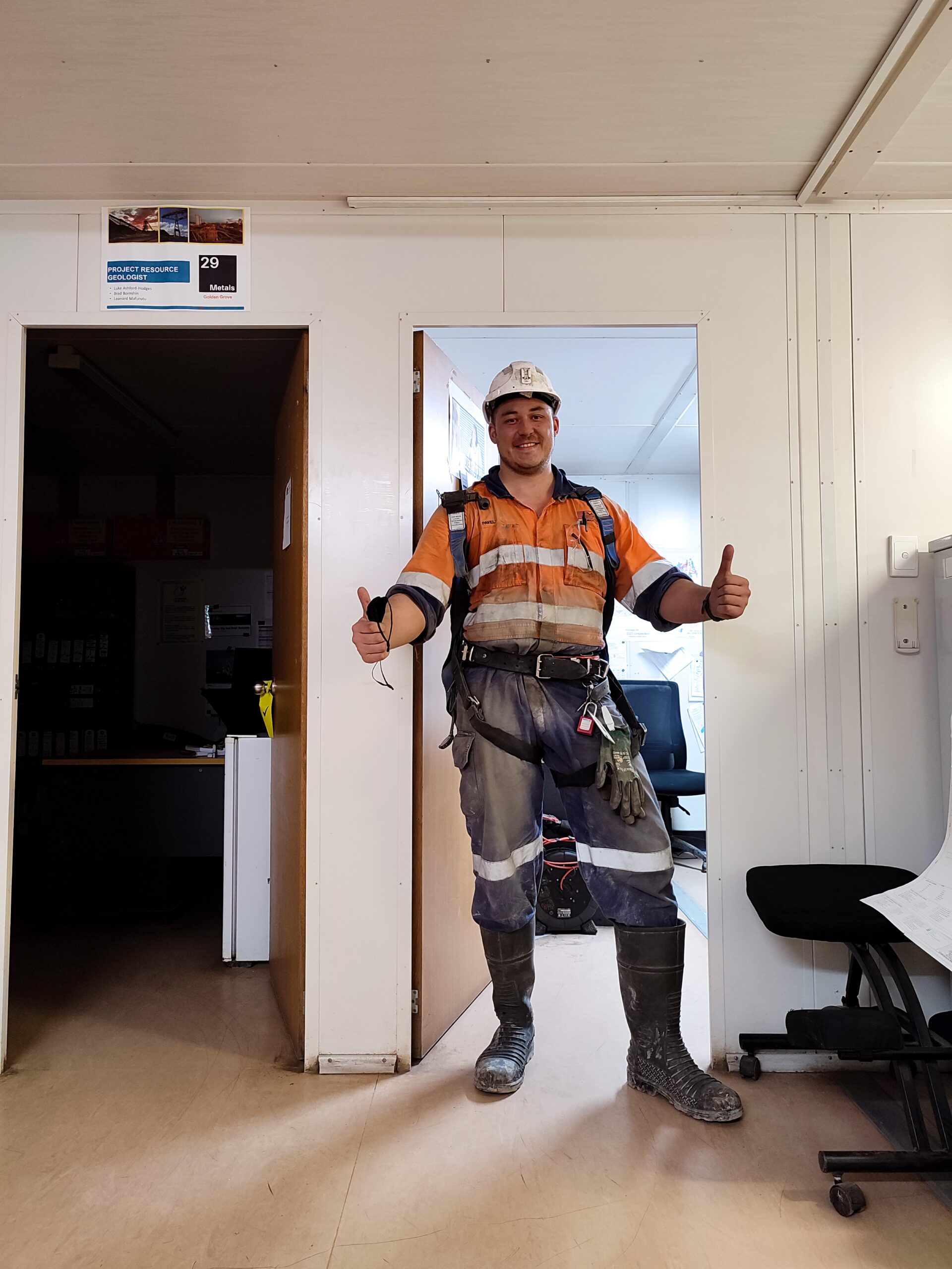 MineGeoTech - Early Career Engineering Geologist - Underground Learnings - Service Crew