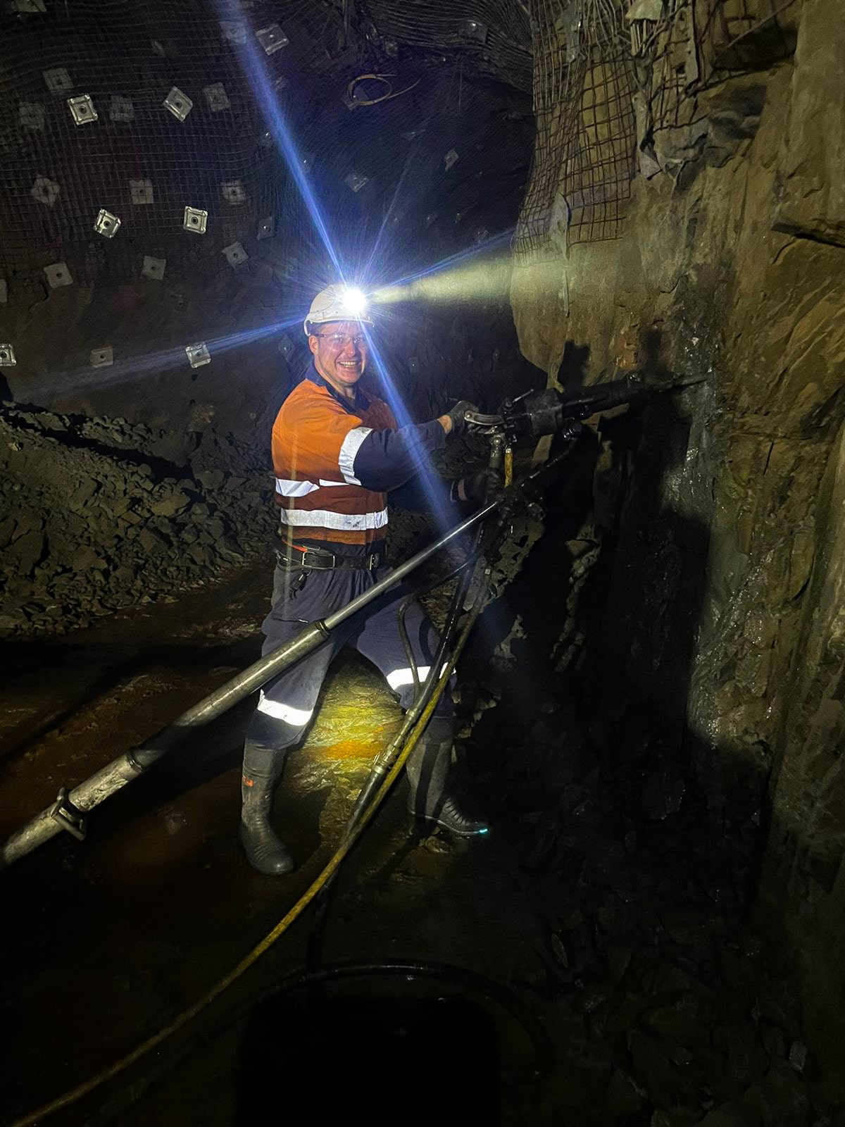 MineGeoTech - Early Career Engineering Geologist - Underground Learnings - Mine Service Crew